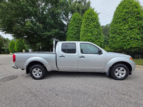 Used 2012 Nissan Frontier SV AWD/4WD image 6