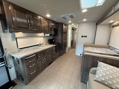 Used 2018 Ford E-450 and Econoline 450 Super Duty w/ Motorhome Prep Package RWD image 35