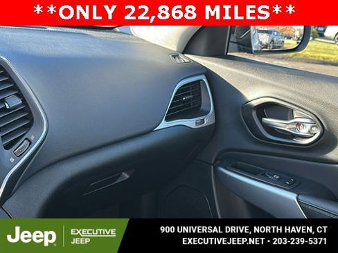 Used 2022 Jeep Cherokee Latitude w/ Sun & Sound Group image 19