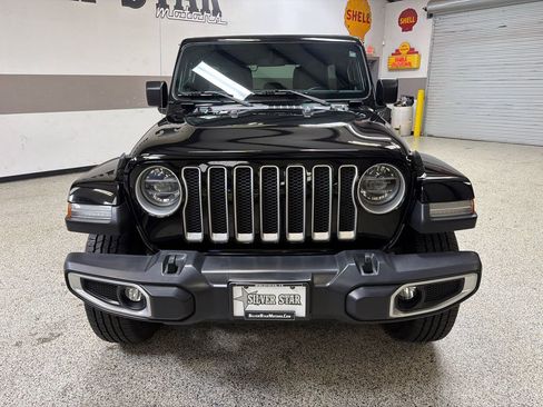 Used 2019 Jeep Wrangler Unlimited Sahara AWD/4WD image 12