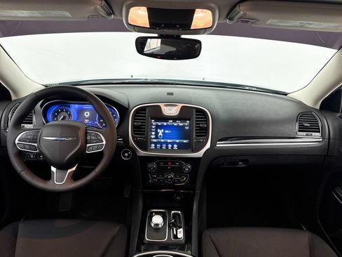Used 2023 Chrysler 300 Touring RWD image 18