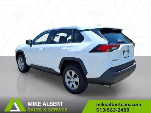 Used 2023 Toyota RAV4 LE AWD/4WD image 5