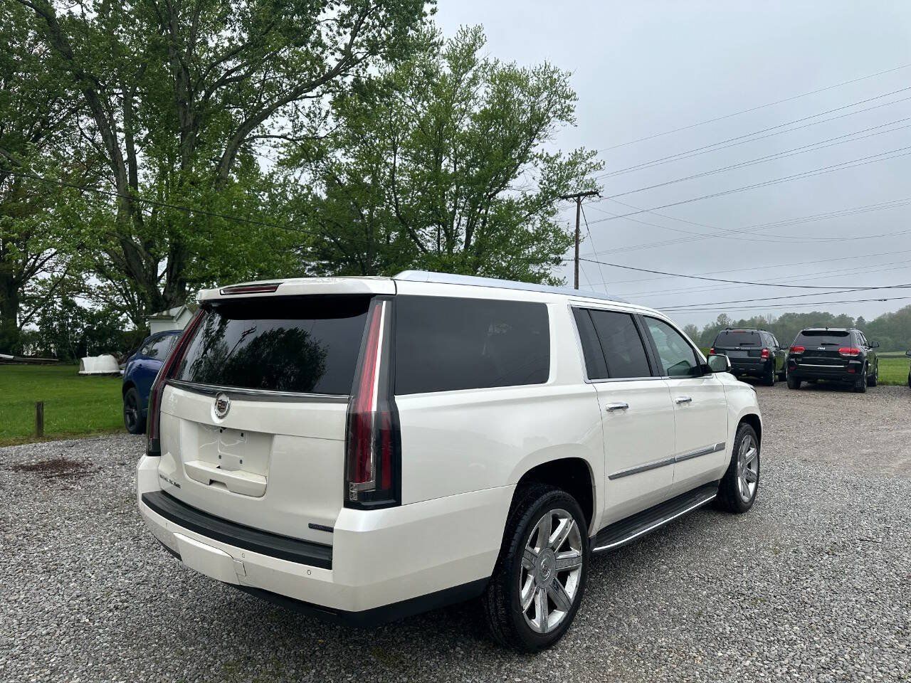 Used 2015 Cadillac Escalade ESV Luxury AWD/4WD image 5