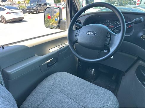 Used 2007 Ford E-150 and Econoline 150 RWD image 16