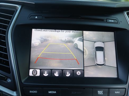 Used 2018 Hyundai Santa Fe Sport FWD image 17