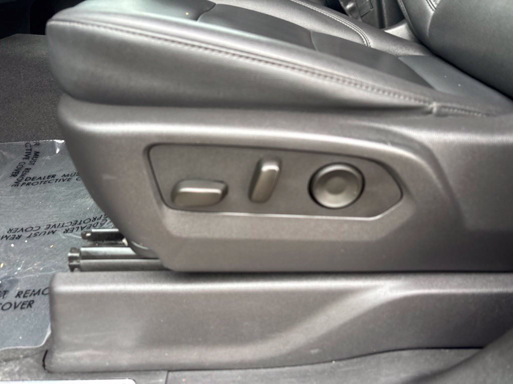 Used 2025 GMC Sierra 1500 SLT AWD/4WD image 34