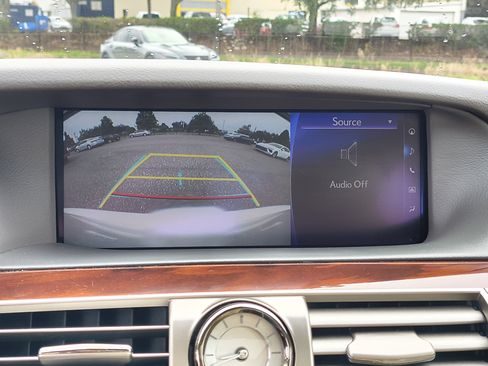 Used 2016 Lexus LS 460 w/ Comfort Package RWD image 27