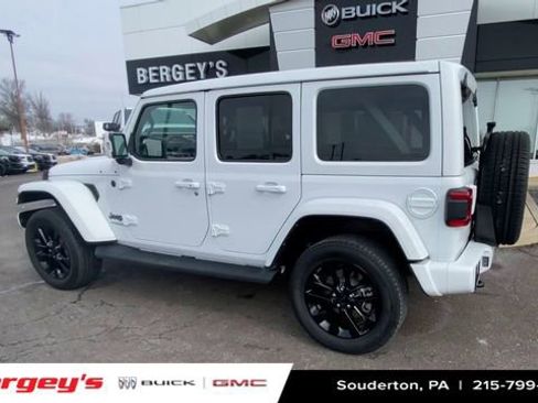 Used 2022 Jeep Wrangler Unlimited Sahara image 7