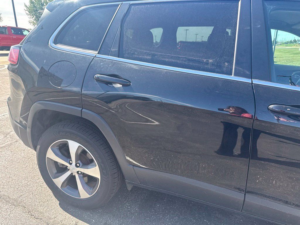 Used 2020 Jeep Cherokee Limited AWD/4WD image 9