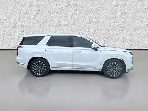 Used 2025 Hyundai Palisade Calligraphy AWD/4WD image 2