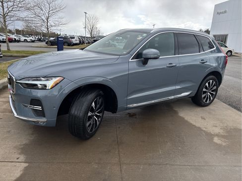 Used 2023 Volvo XC60 B5 Plus w/ Climate Package AWD/4WD image 3