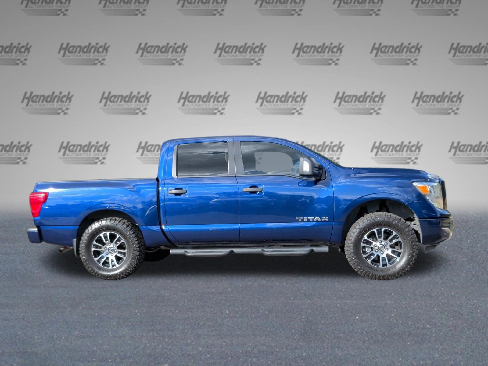 Used 2022 Nissan Titan SV w/ SV Convenience Package RWD image 6
