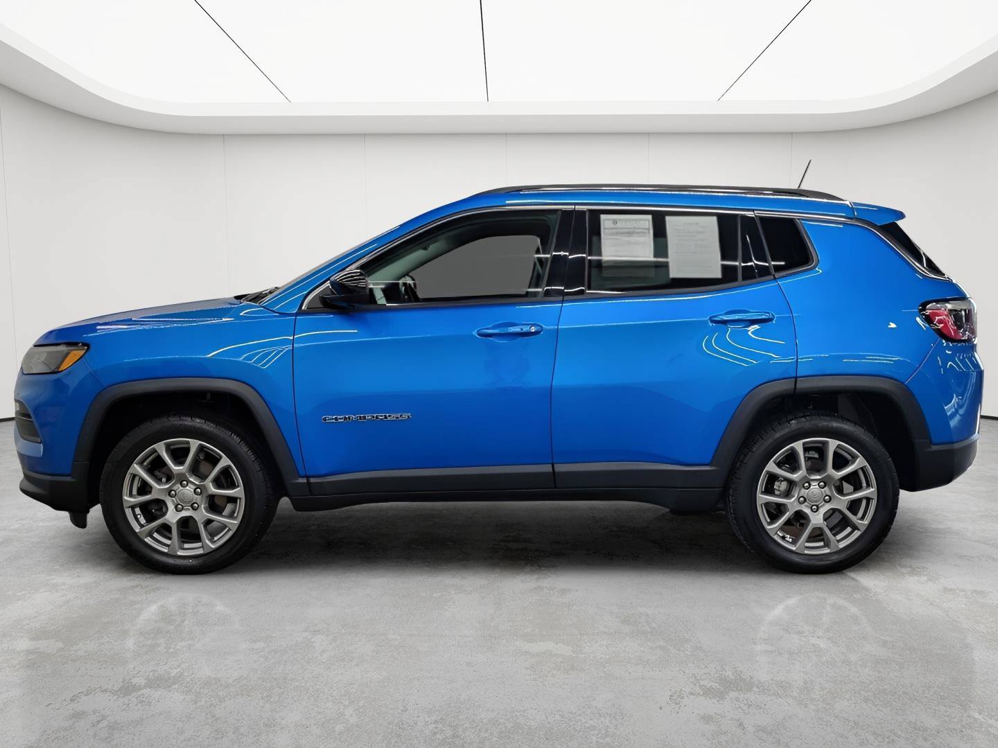 Used 2022 Jeep Compass Latitude AWD/4WD image 31