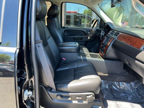 Used 2011 Chevrolet Avalanche LT AWD/4WD image 18