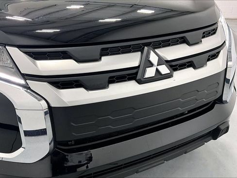 Used 2025 Mitsubishi Outlander Sport AWD image 34