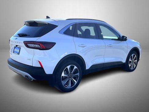 Used 2023 Ford Escape Platinum image 5