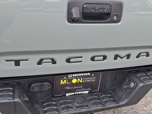 Used 2023 Toyota Tacoma TRD Off-Road image 28