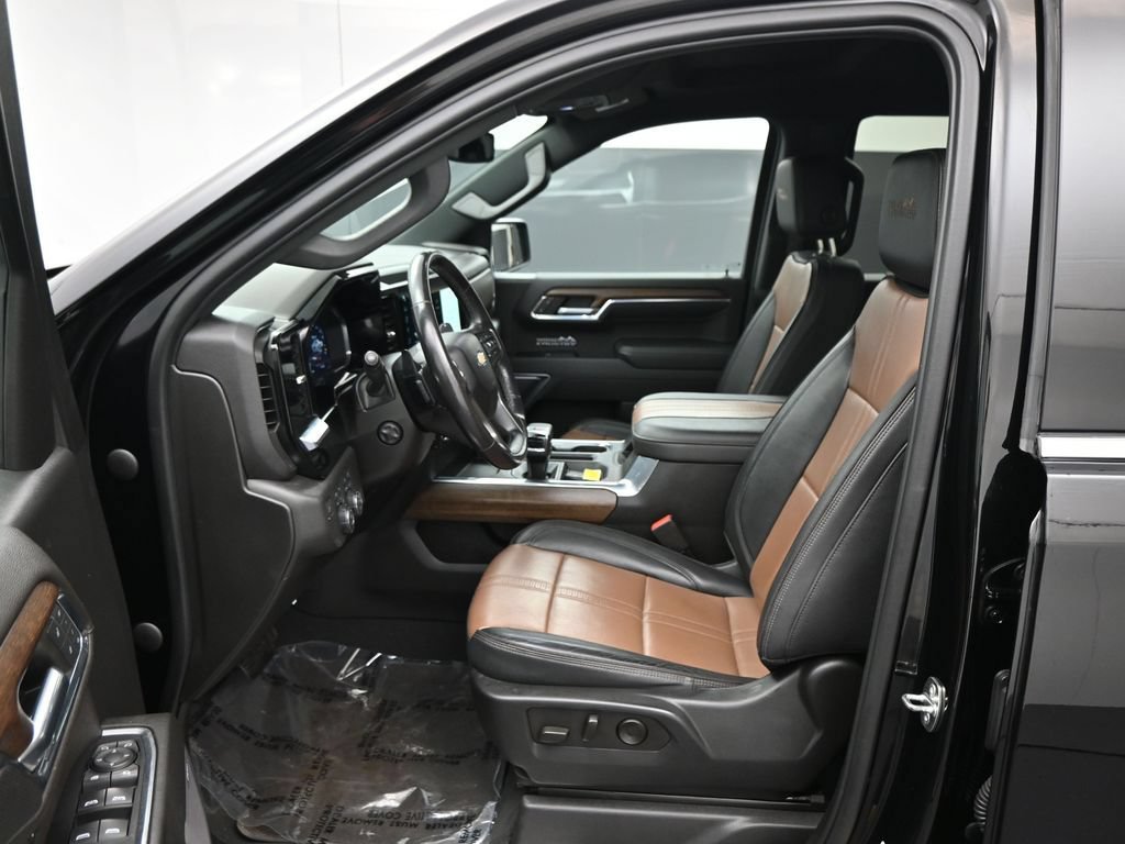 Used 2023 Chevrolet Silverado 1500 High Country AWD/4WD image 11