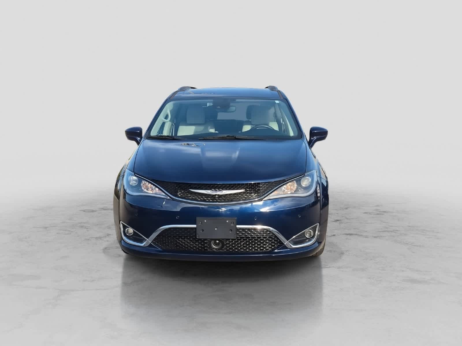 Used 2020 Chrysler Pacifica Touring-L w/ Advanced Safetytec Group FWD image 3