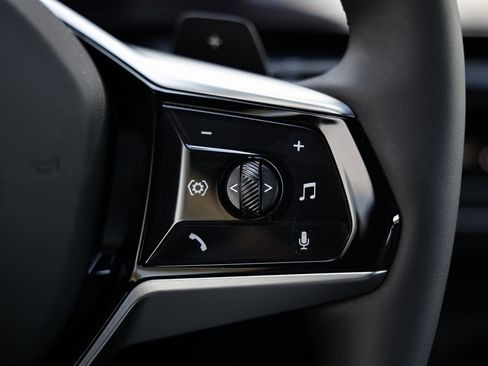 Used 2026 BMW 530i w/ Premium Package image 34