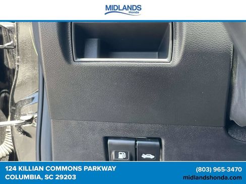 Used 2025 Nissan Versa SV FWD image 17