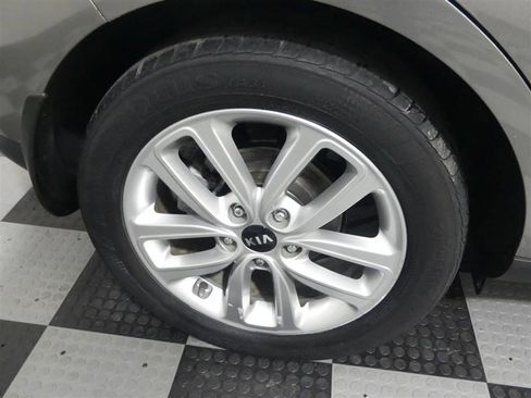 Used 2017 Kia Soul + w/ Primo Package image 17