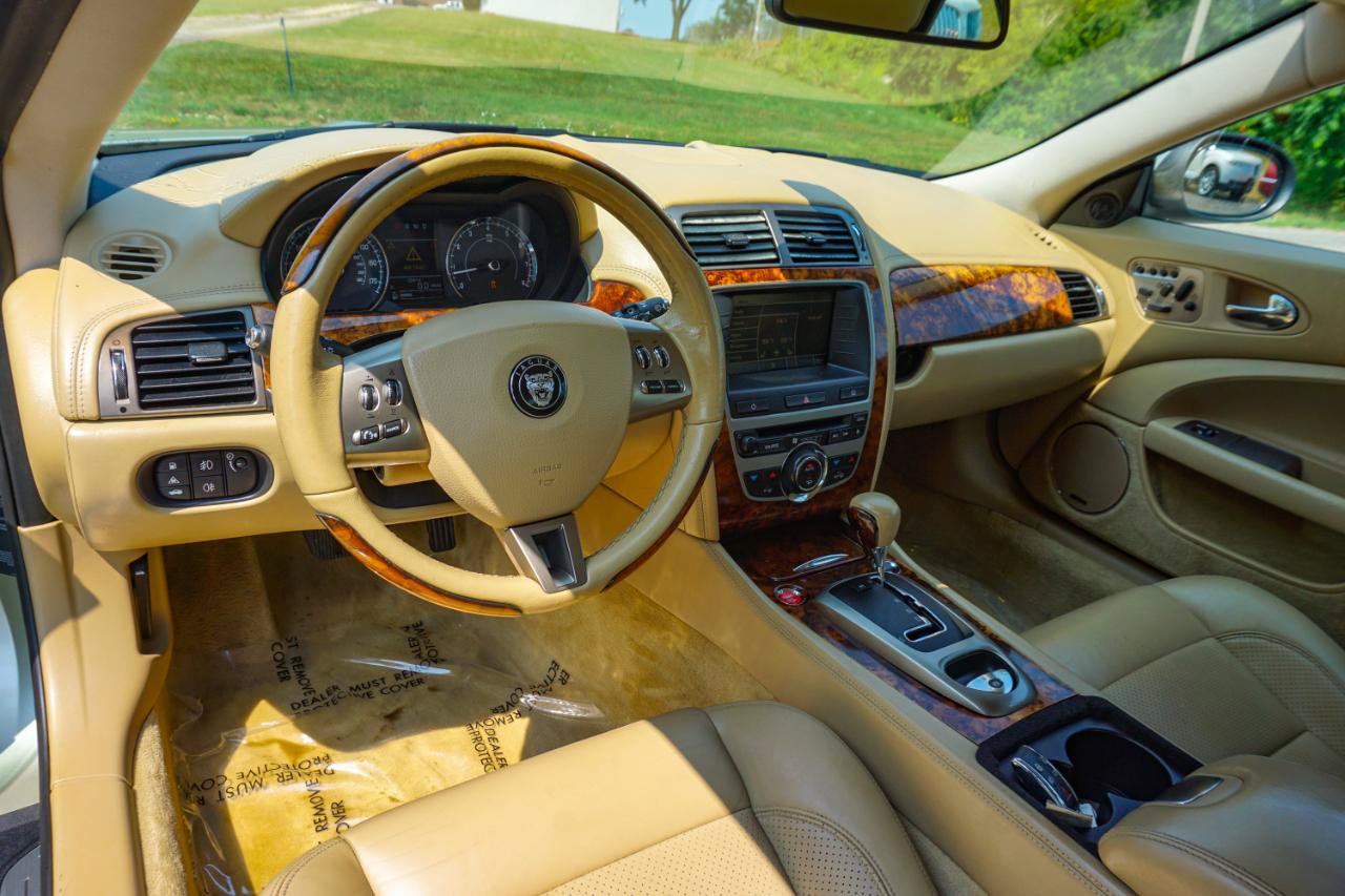Used 2007 Jaguar XK Convertible RWD image 12