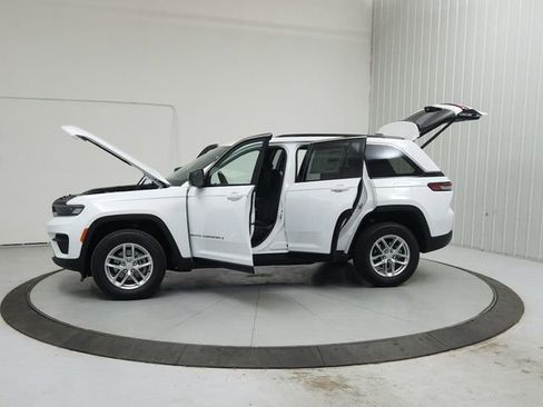 New 2026 Jeep Grand Cherokee Laredo X RWD image 12