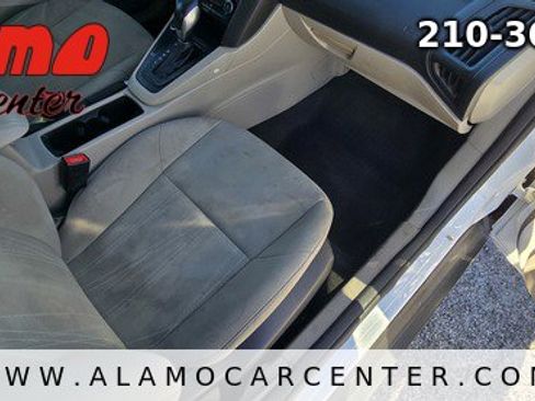 Used 2017 Ford Focus SE image 14