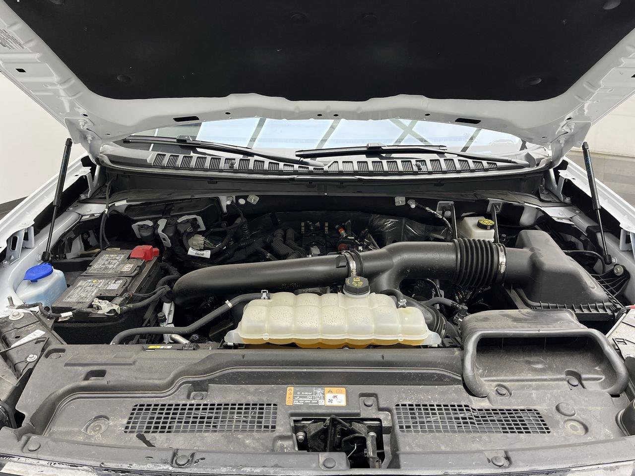 Certified 2025 Ford Expedition Active AWD/4WD image 33
