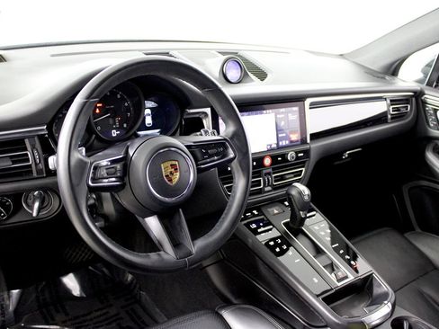 Used 2022 Porsche Macan AWD/4WD image 8