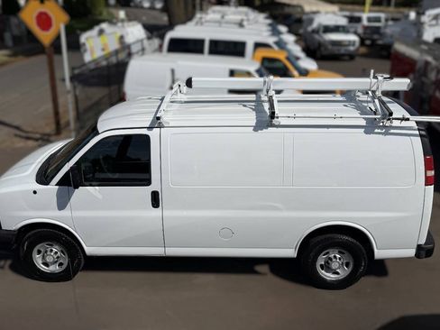 Used 2016 Chevrolet Express 2500 RWD image 1