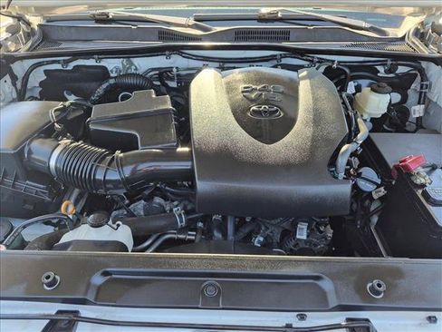 Used 2020 Toyota Tacoma SR5 RWD image 24