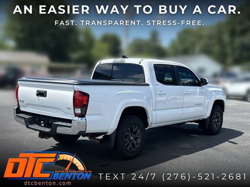 Used 2020 Toyota Tacoma SR5 AWD/4WD image 3