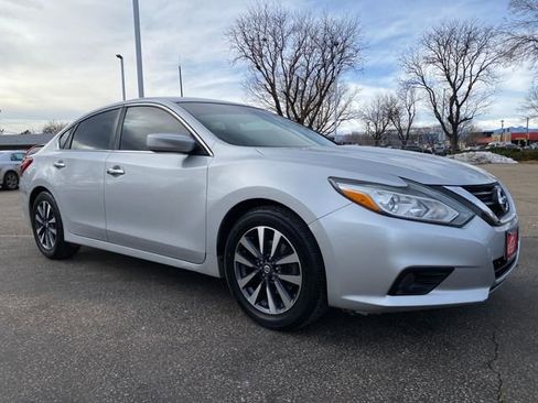 Used 2017 Nissan Altima 2.5 SV image 7