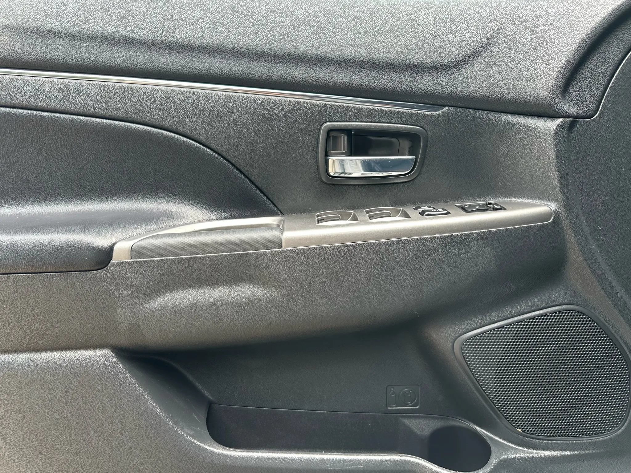 Used 2022 Mitsubishi Outlander Sport SE AWD/4WD image 9