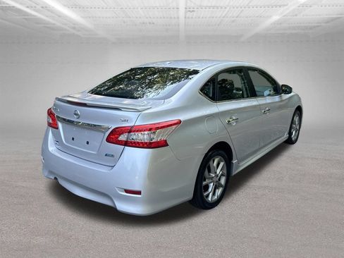 Used 2013 Nissan Sentra SR w/ Premium Pkg FWD image 5