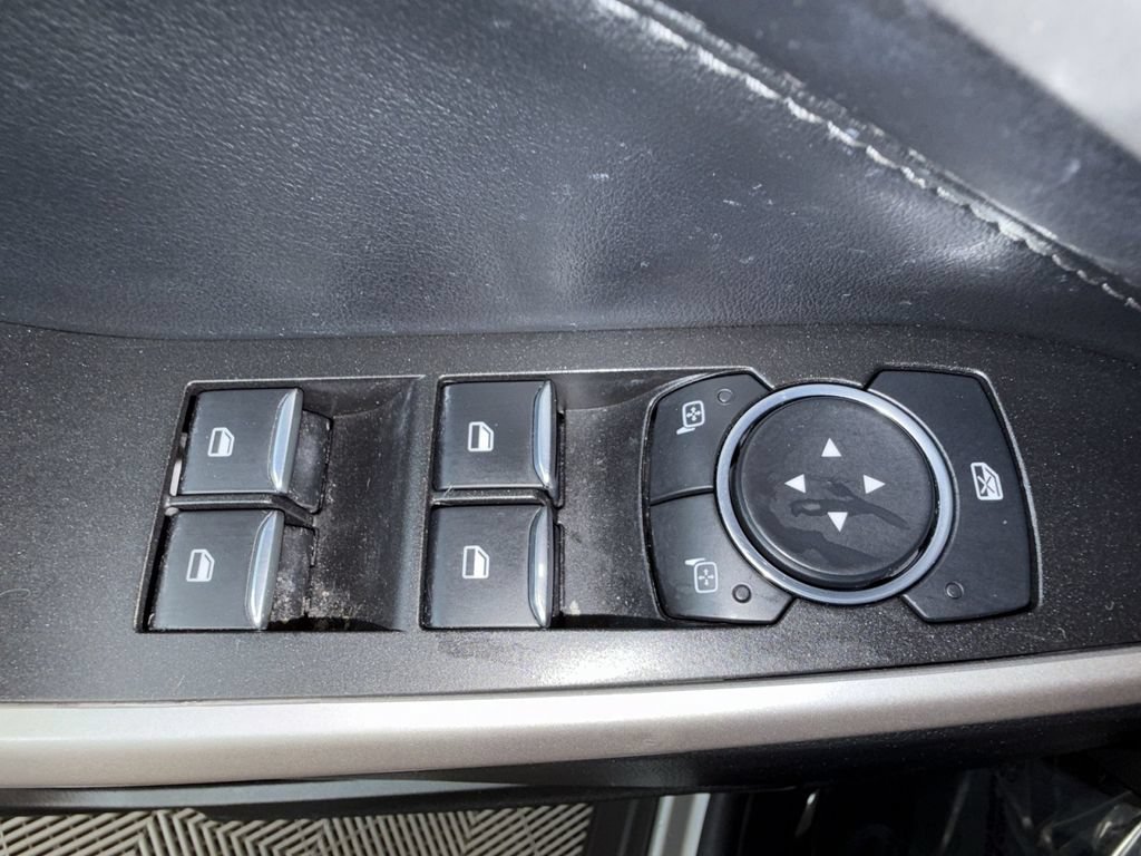 Used 2023 Ford Explorer XLT w/ Equipment Group 202A AWD/4WD image 15