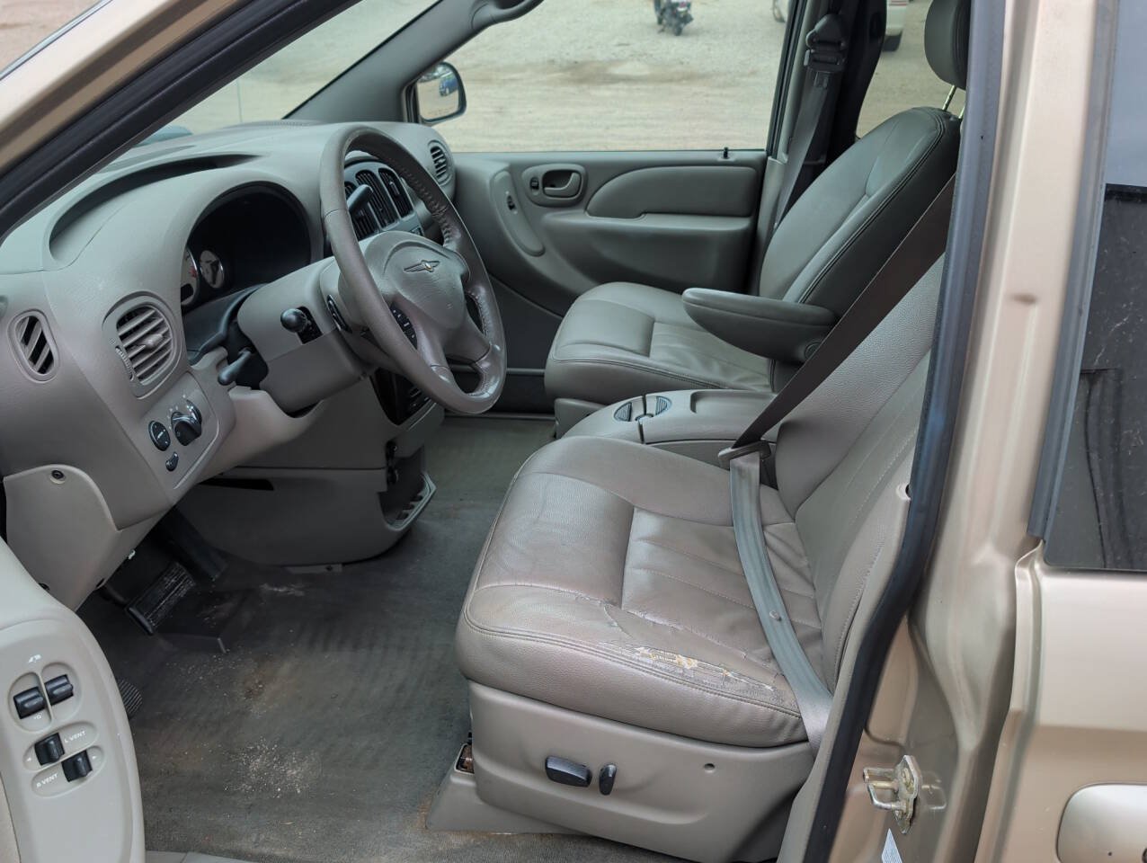 Used 2003 Chrysler Town & Country LXi FWD image 20