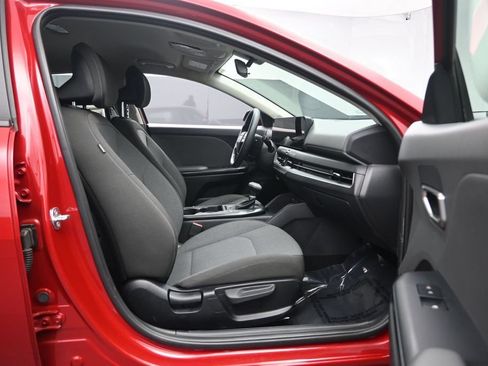 Used 2025 Kia K4 FWD image 29
