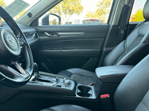 Used 2020 MAZDA CX-5 Touring FWD image 11