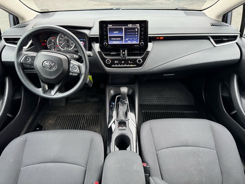 Used 2022 Toyota Corolla LE image 10