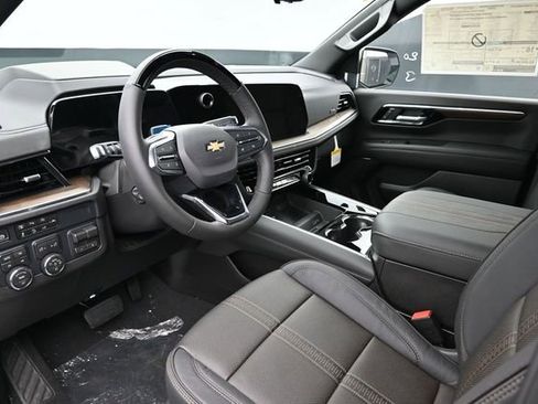 New 2026 Chevrolet Suburban High Country AWD/4WD image 15