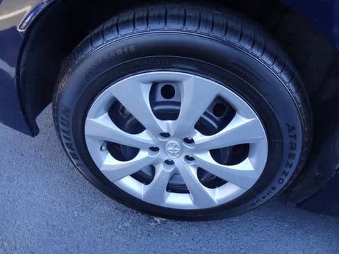 Used 2021 Toyota Corolla LE image 11