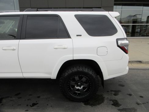 Used 2018 Toyota 4Runner SR5 image 5