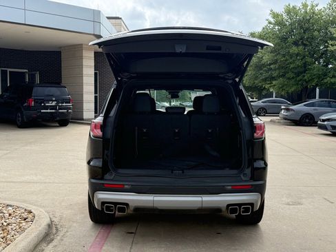 Used 2024 GMC Acadia Elevation image 5