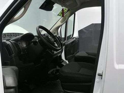 Used 2025 RAM ProMaster 2500 w/ Convenience Group FWD image 14