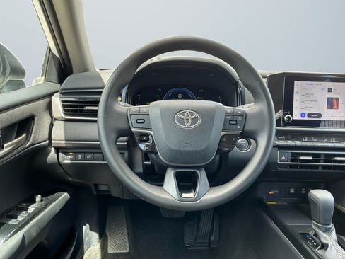 Used 2025 Toyota Camry LE FWD image 11