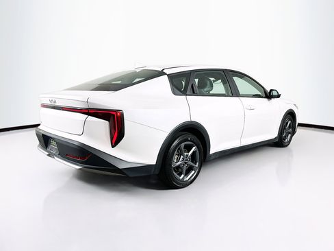 Used 2025 Kia K4 LXS image 9