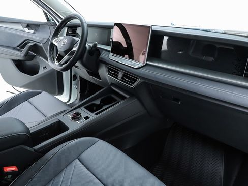 New 2026 Volkswagen Tiguan SE image 72